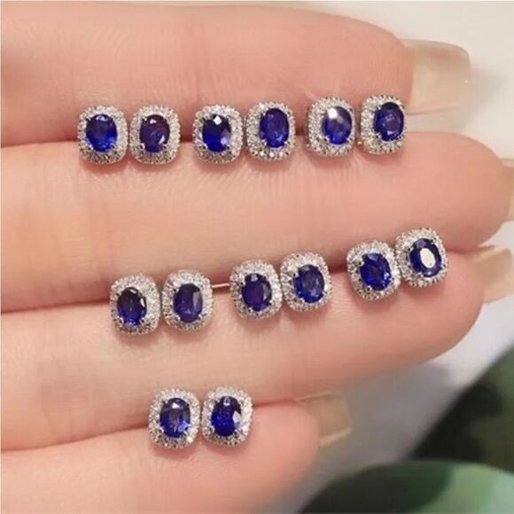 The Inheritance Sapphire Earrings in 925 and Cubic Zirconia - Picture 3 of 9